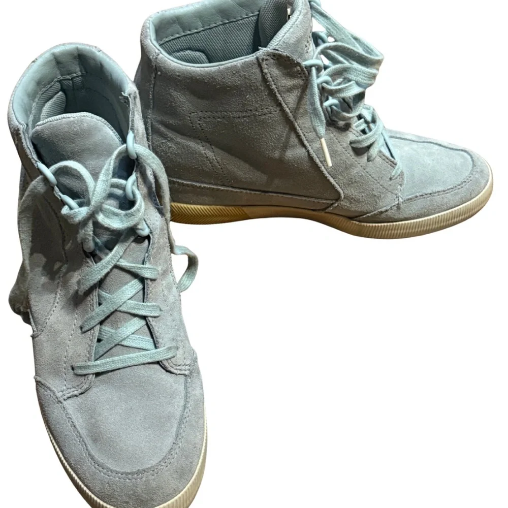 Sorel Women’s Suede High‎ Top Sneakers Light Blue Size 9.5 Casual Comfort Shoes